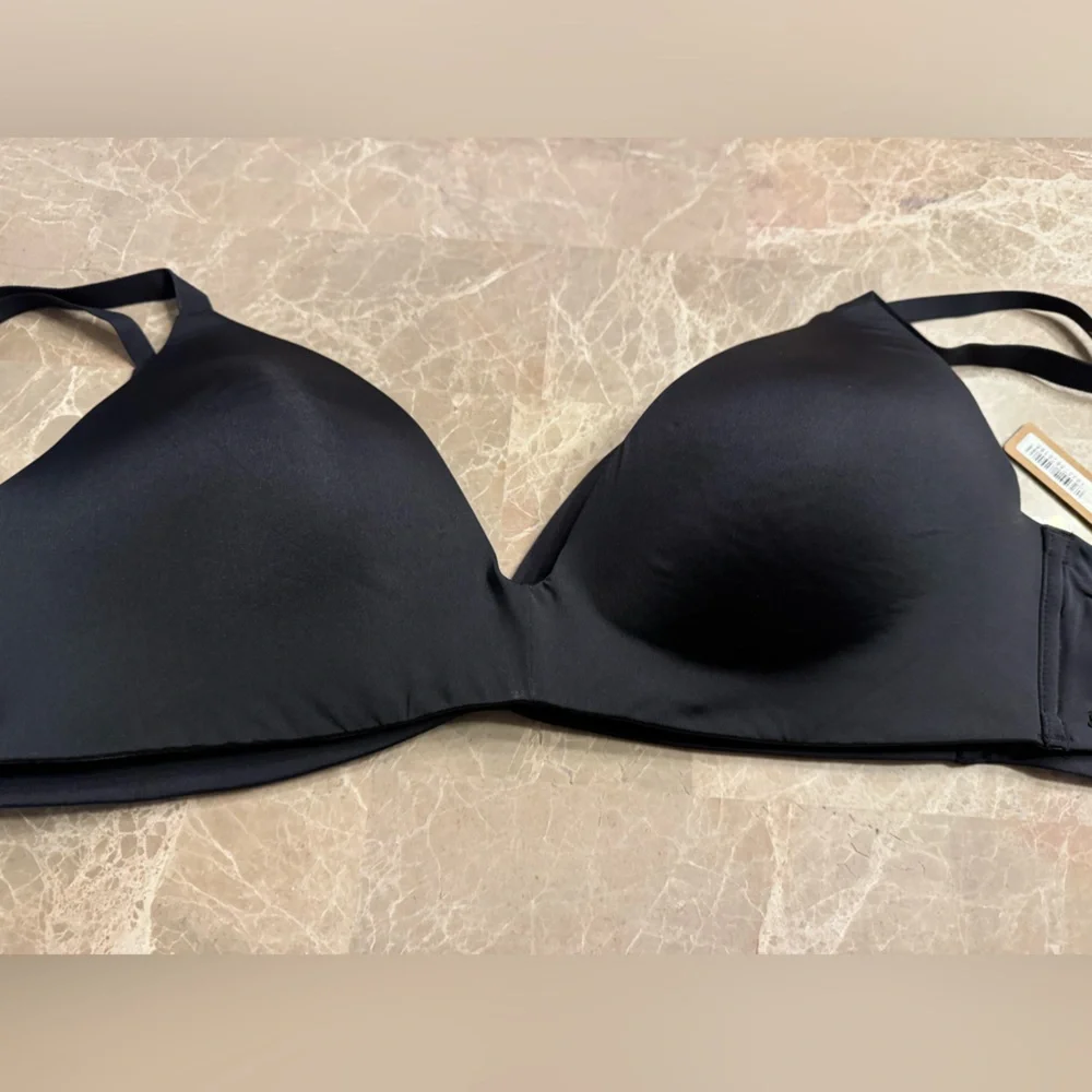 SKIMS Black Bra - Picture 5 of 9